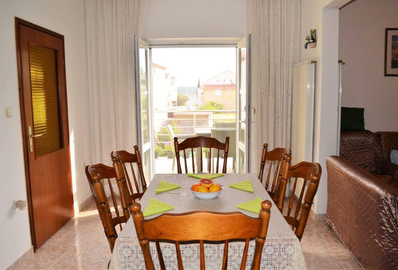 Apartman Rosa Pirovac Bagian luar foto