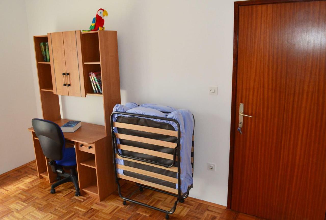 Apartman Rosa Pirovac Bagian luar foto