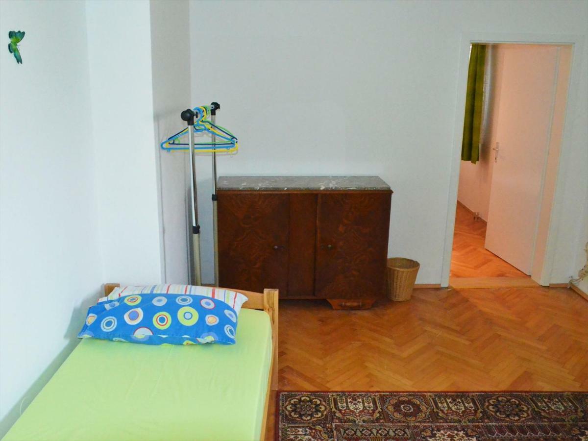 Apartman Rosa Pirovac Bagian luar foto