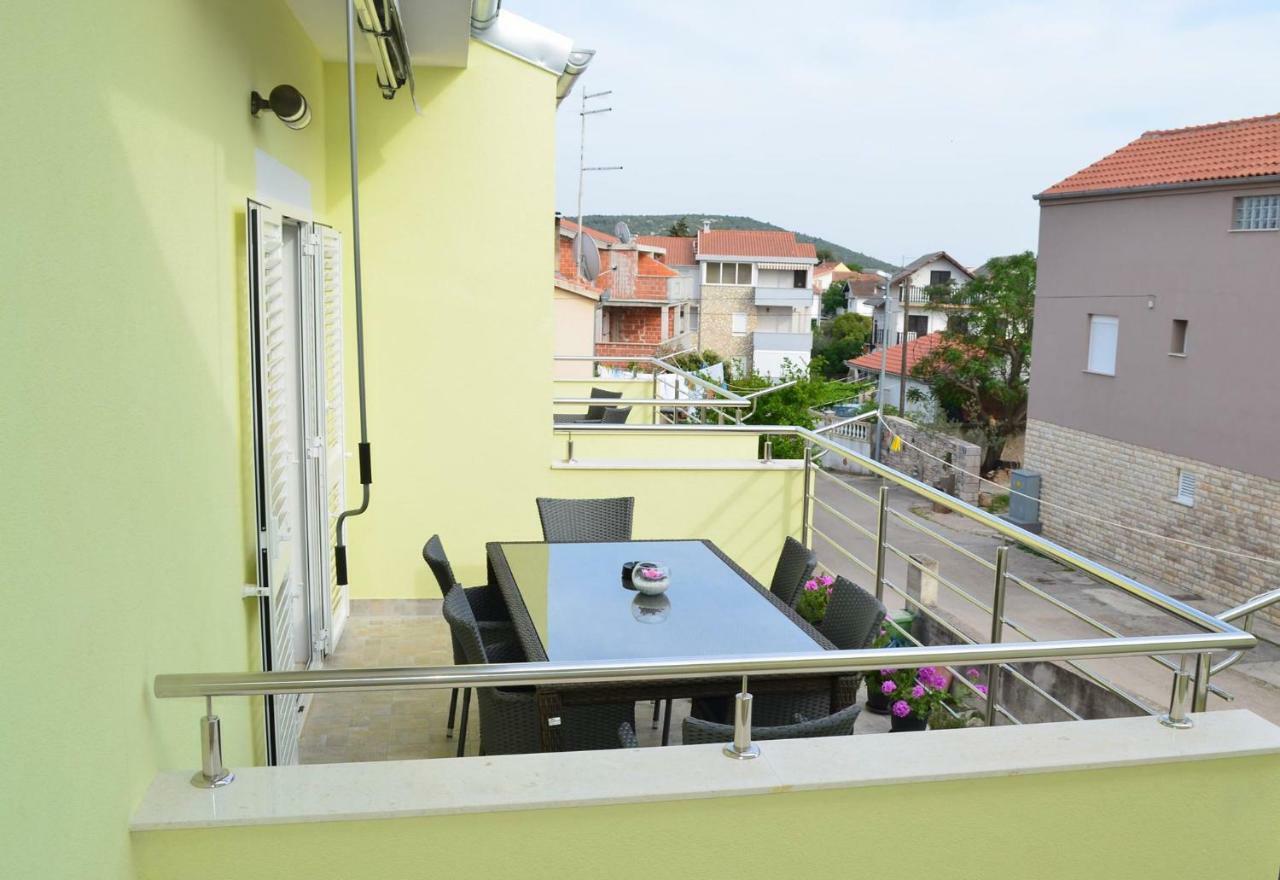 Apartman Rosa Pirovac Bagian luar foto